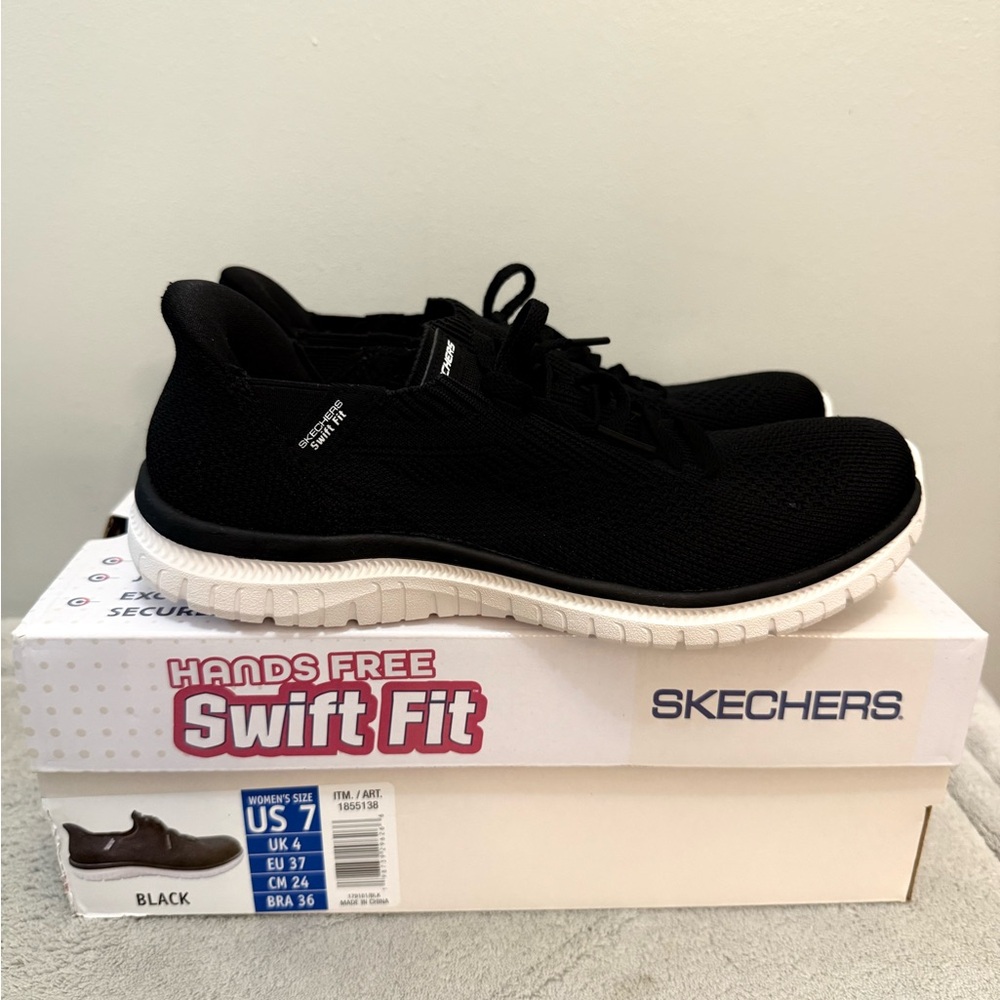 Skechers‎ Women’s Hands Free Swift Fit Black  Sneakers – Size 7 – Brand New - Picture 3 of 5